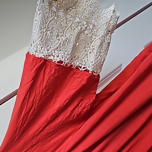 Umgee Linen and Cotton Blend Dress With Crochet Lace Detailing In Women's Small - Picture 3 of 10